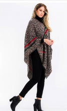 Poncho trendy leopard accent stripped print